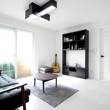Nanu Guesthouse Black Apartments Seoul Eksteriør bilde