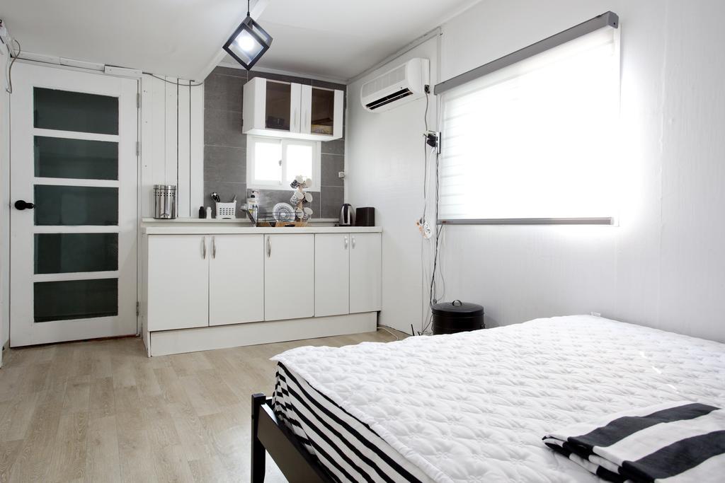 Nanu Guesthouse Black Apartments Seoul Eksteriør bilde